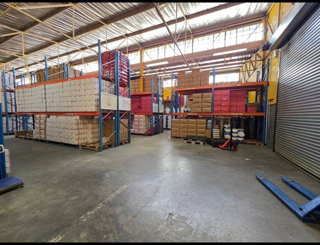 2,057M² WAREHOUSE FOR SALE IN SELBY